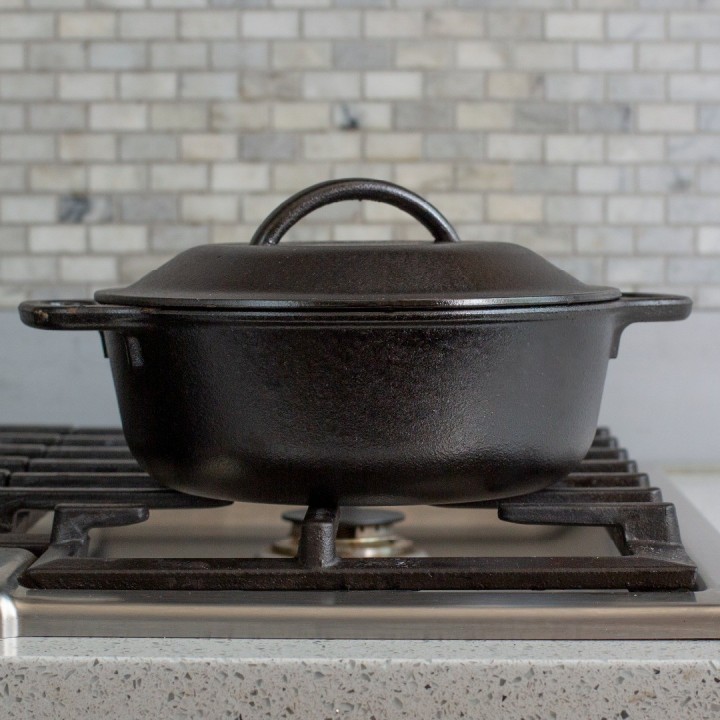 Cacerola con tapa hierro fundido Lodge 20cm | Paelleros Roger