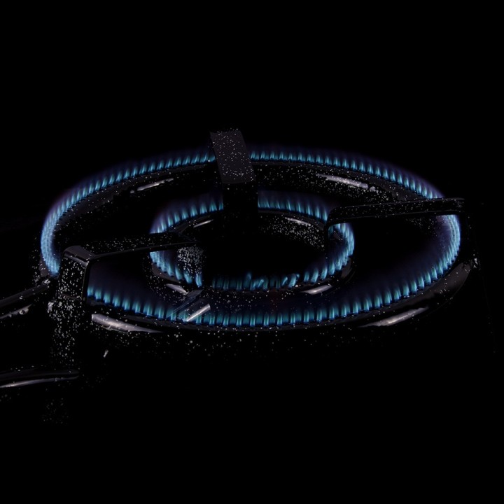 Paellero de 30 cm con 2 aros de gas encendidos - Llama Azul