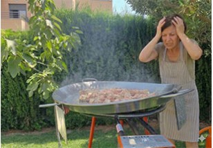 ¿Las paellas se doblan? Por qué pasa y cómo evitar que la paellera se deforme